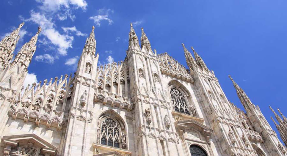 Pulizia scale e terrazze del Duomo di Milano