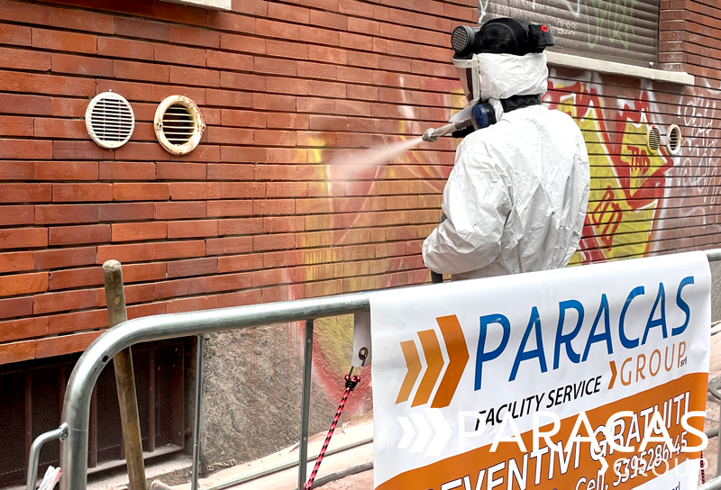 Pulizia facciate Milano: rimozione graffiti il servizio di Paracas Group