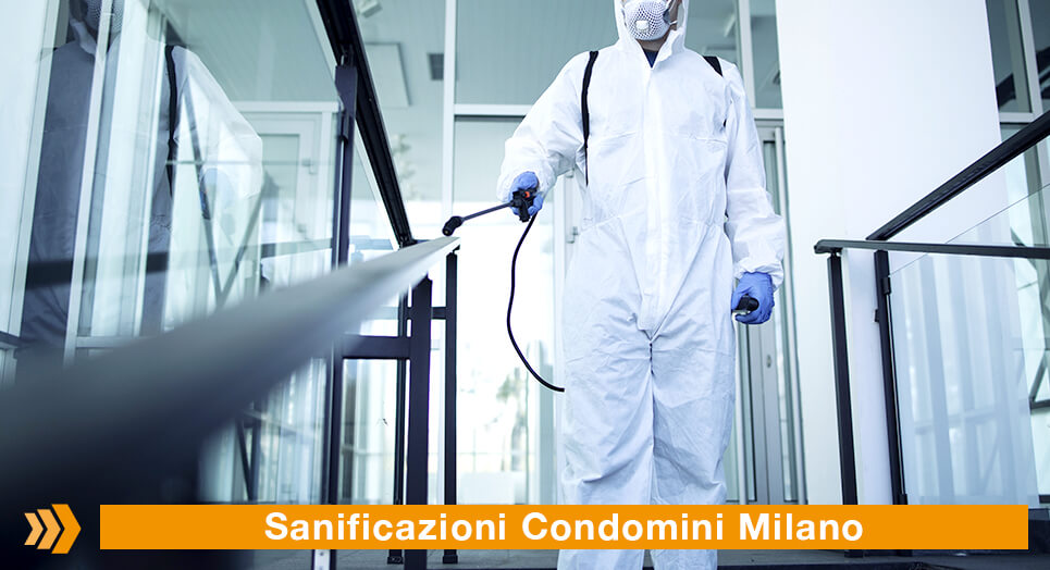 Sanificazioni Condomini Milano - Addetto alla sanificazione con protezione