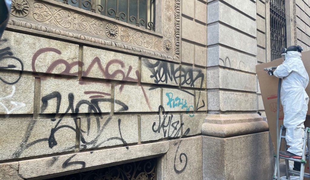 Paracas Group impresa di pulizie milano graffiti Facciate4
